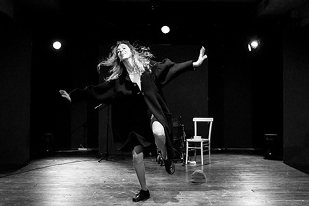 Daniela Vitale in Brecht Dance